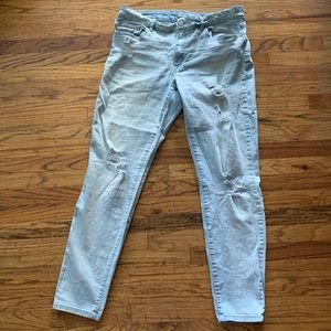 Refuge Distressed Jeans